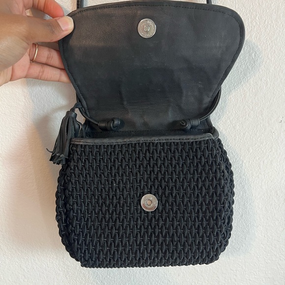 Elegant Black Woven Crossbody Bag - Picture 3 of 5